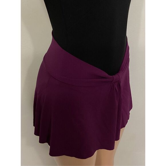 New. Robin Piccone plum swimsuit coverup skirt. Retails $119. Small - Picture 4 of 9